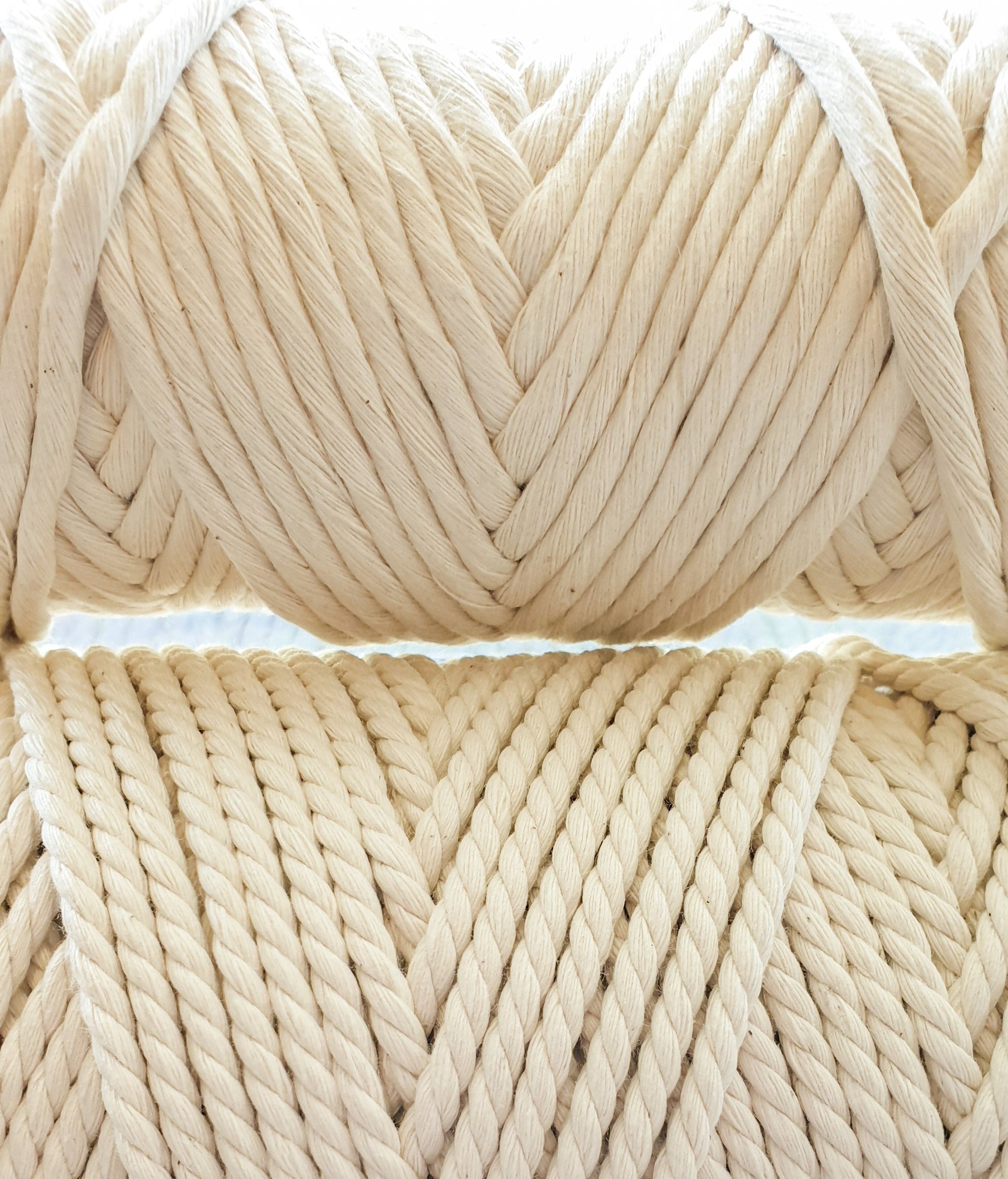 Single vs double twist in macramé – Corbeo