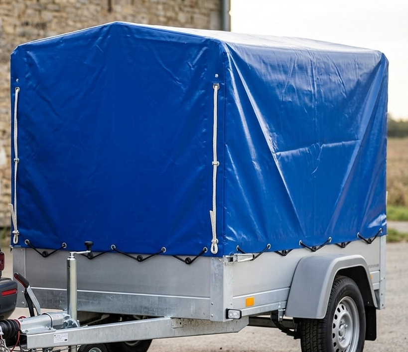 Toepassingsfoto rond elastisch touw in trailerzeil, bevestigen afdekzeil met elastiek aan trailer aanhangwagen